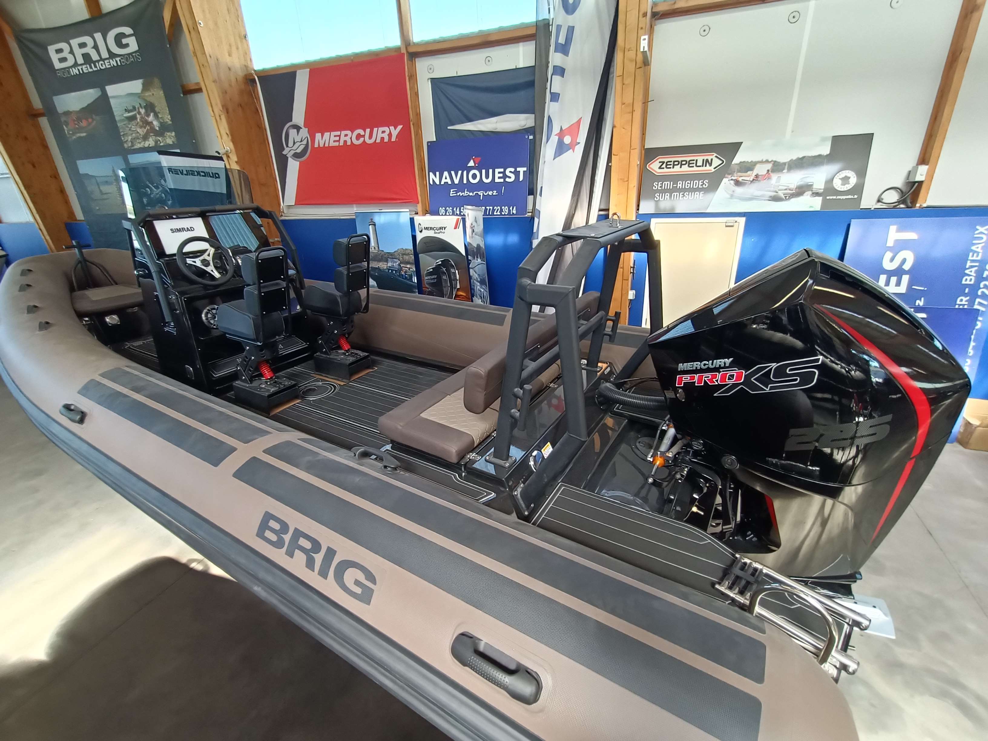 slider 9 Brig Navigator 24